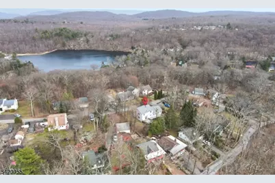 72 Hudson Dr, West Milford, NJ 07480 - Photo 29