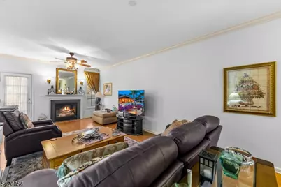 9 Goffle Brook Ct, Hawthorne, NJ 07506 - Photo 7