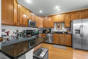 9 Goffle Brook Ct, Hawthorne, NJ 07506 - Photo 9