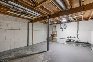 1 Tree Top Rd, Middlesex, NJ 08846 - Photo 25