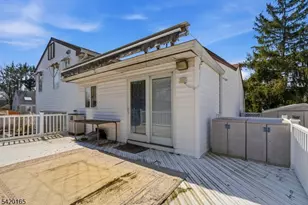 131 Walnut Ave, Clark Township, NJ 07066 - Photo 35