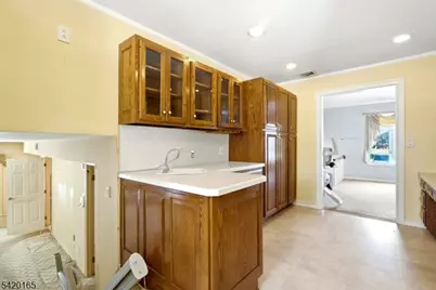 131 Walnut Ave, Clark Township, NJ 07066 - Photo 9