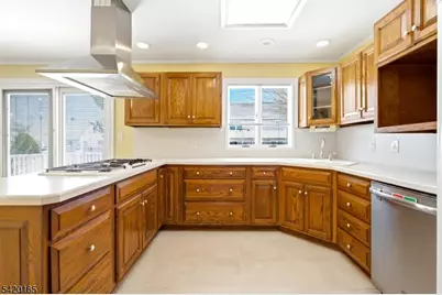 131 Walnut Ave, Clark Township, NJ 07066 - Photo 7