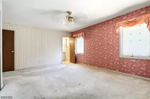 131 Walnut Ave, Clark Township, NJ 07066 - Photo 15