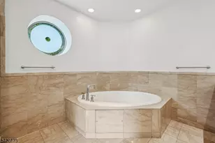 8100 River Rd, North Bergen, NJ 07047 - Photo 15
