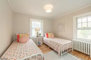 14 Burnside St, Montclair, NJ 07043 - Photo 17