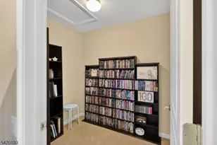 314 Biltmore Ln, Franklin Township, NJ 08873 - Photo 25