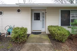 264B Crosse Dr, Monroe Township, NJ 08831 - Photo 1