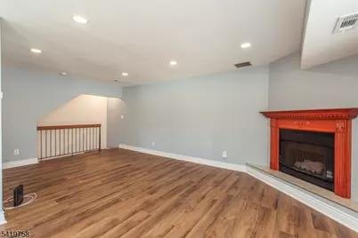 56 Woods Edge Dr, Roxbury Township, NJ 07876 - Photo 7