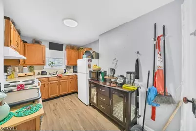 137 Belvidere Ave, Washington Boro, NJ 07882 - Photo 3