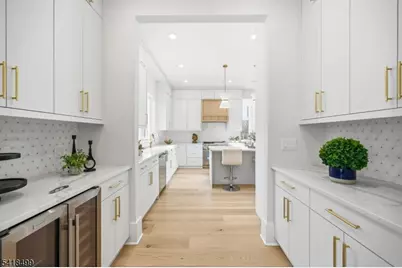 77 Elmwood Dr, Livingston, NJ 07039 - Photo 15