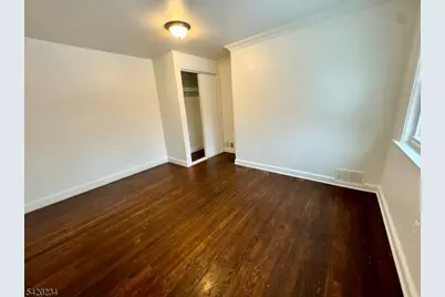 8 Plymouth St, Fairfield, NJ 07004 - Photo 9