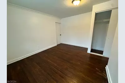 8 Plymouth St, Fairfield, NJ 07004 - Photo 7