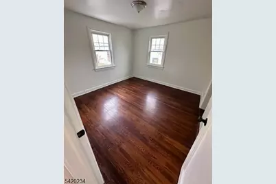 8 Plymouth St, Fairfield, NJ 07004 - Photo 9