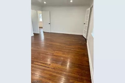 8 Plymouth St, Fairfield, NJ 07004 - Photo 7