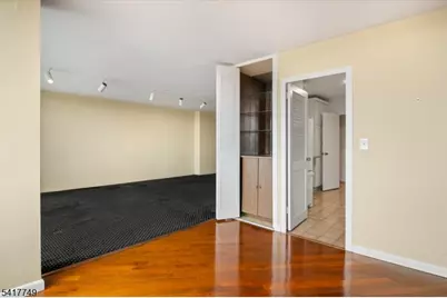 1 Claridge Dr #523, Verona, NJ 07044 - Photo 9