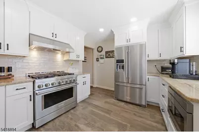 24 Maple Ave, Waldwick, NJ 07463 - Photo 9