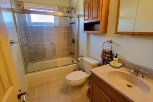 33 Hancock Ct, Raritan Township, NJ 08822 - Photo 9