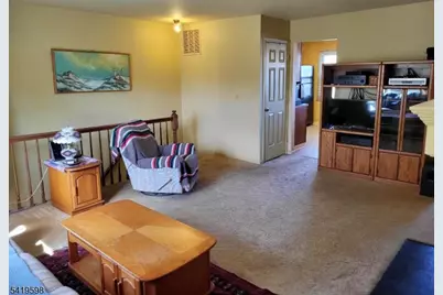 33 Hancock Ct, Raritan Township, NJ 08822 - Photo 3