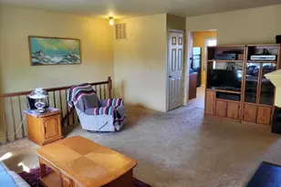 33 Hancock Ct, Raritan Township, NJ 08822 - Photo 3