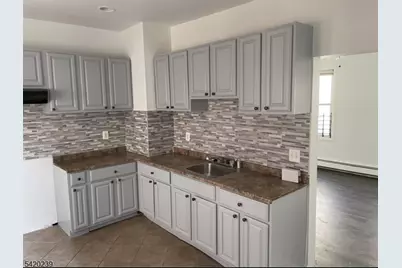 194 Hobson St, Newark, NJ 07112 - Photo 1