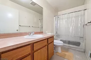 120 Carnegie Pl, Union Township, NJ 07088 - Photo 9