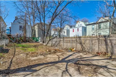 208 N 11th St, Newark, NJ 07107 - Photo 23