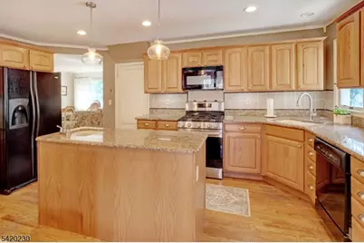 664 Plainfield Ave, Berkeley Heights Township, NJ 07922 - Photo 9