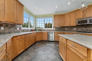 11 Baker Way, Hopewell Township, NJ 08534 - Photo 5