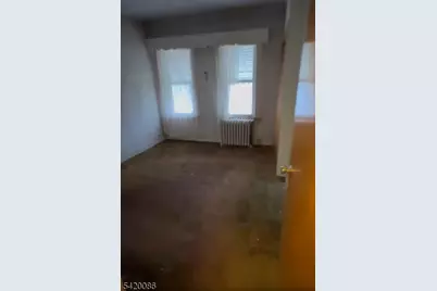 22 Woodland Ave, Jersey City, NJ 07305 - Photo 7