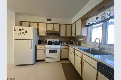 525 Stuyvesant Ave #2, Lyndhurst Township, NJ 07071 - Photo 13