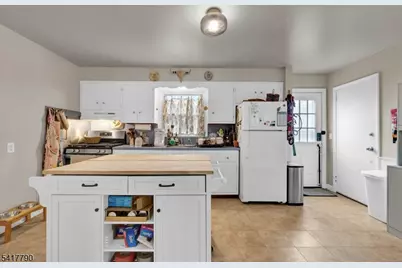 322 Broughton Ave, Bloomfield, NJ 07003 - Photo 15