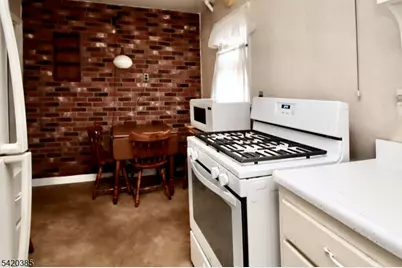 39-23 Van Duren Ave, Fair Lawn, NJ 07410 - Photo 9