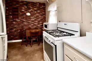 39-23 Van Duren Ave, Fair Lawn, NJ 07410 - Photo 9