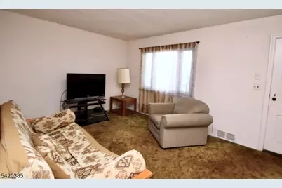 39-23 Van Duren Ave, Fair Lawn, NJ 07410 - Photo 3