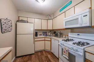 51 Sunrise Dr, Hanover Township, NJ 07981 - Photo 11