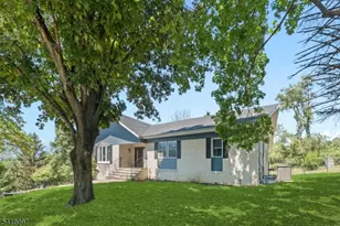 2 Rossi Dr, Clinton Township, NJ 08809 - Photo 7