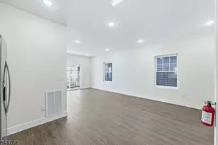 392 S 19th St, Newark, NJ 07103 - Photo 7