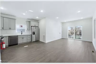 392 S 19th St, Newark, NJ 07103 - Photo 3