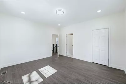 392 S 19th St, Newark, NJ 07103 - Photo 15