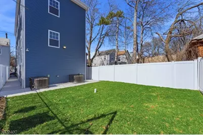 392 S 19th St, Newark, NJ 07103 - Photo 19