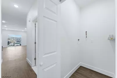 392 S 19th St, Newark, NJ 07103 - Photo 9