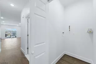 392 S 19th St, Newark, NJ 07103 - Photo 9