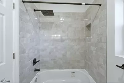 392 S 19th St, Newark, NJ 07103 - Photo 13