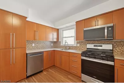 33 N Willow St #2, Montclair, NJ 07042 - Photo 5