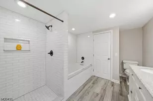 51 Lakeside Dr, Vernon, NJ 07422 - Photo 33