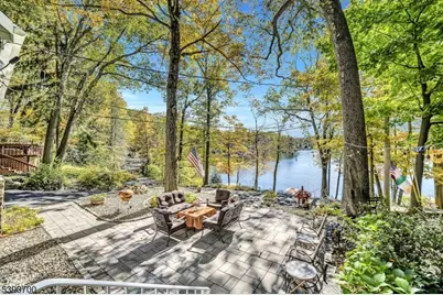 51 Lakeside Dr, Vernon, NJ 07422 - Photo 9