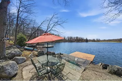 51 Lakeside Dr, Vernon, NJ 07422 - Photo 3