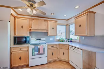 31 Marie Rd, Woodbridge Township, NJ 08863 - Photo 17