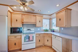 31 Marie Rd, Woodbridge Township, NJ 08863 - Photo 17